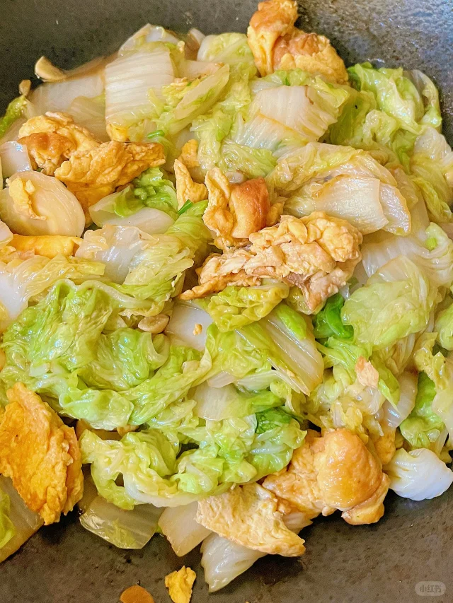 白菜炒鸡蛋成品特写