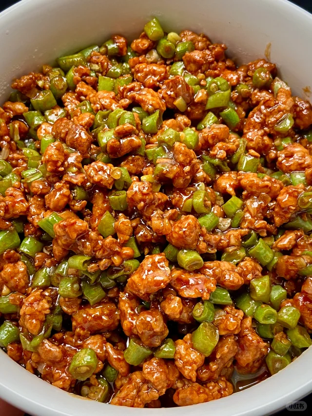 豆角炒肉末成品图